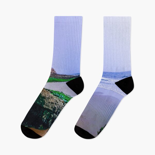 Artikelvorschau, Rocky Atlantic Coast Beach auf blauem Himmel entworfen und verkauft von GutsShop.