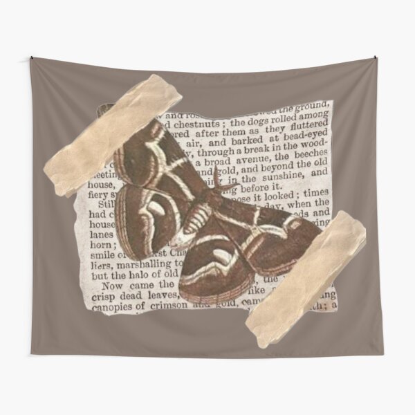 Flew like a moth to you sunlight-Dark Academia Design Tapestry