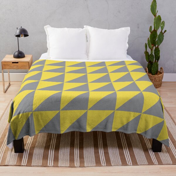 Artikelvorschau, Minimal geometric pattern with triangles in yellow and gray entworfen und verkauft von acidmit.