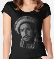 Camiseta entallada de cuello ancho Camiseta Massoud