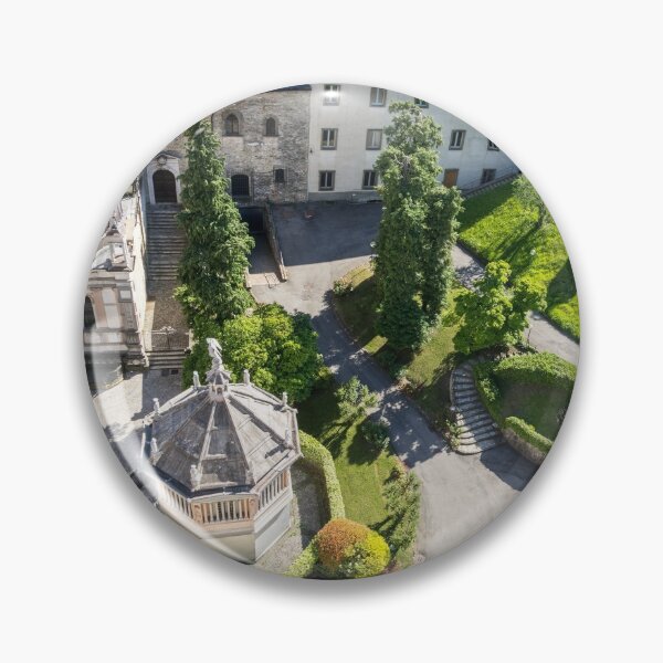 Artikelvorschau, Achteckiges Baptisterium und privater Garten - Oberstadt Citta Alta in der Bergamo-Lombardei Italien entworfen und verkauft von Georgia Mizuleva.