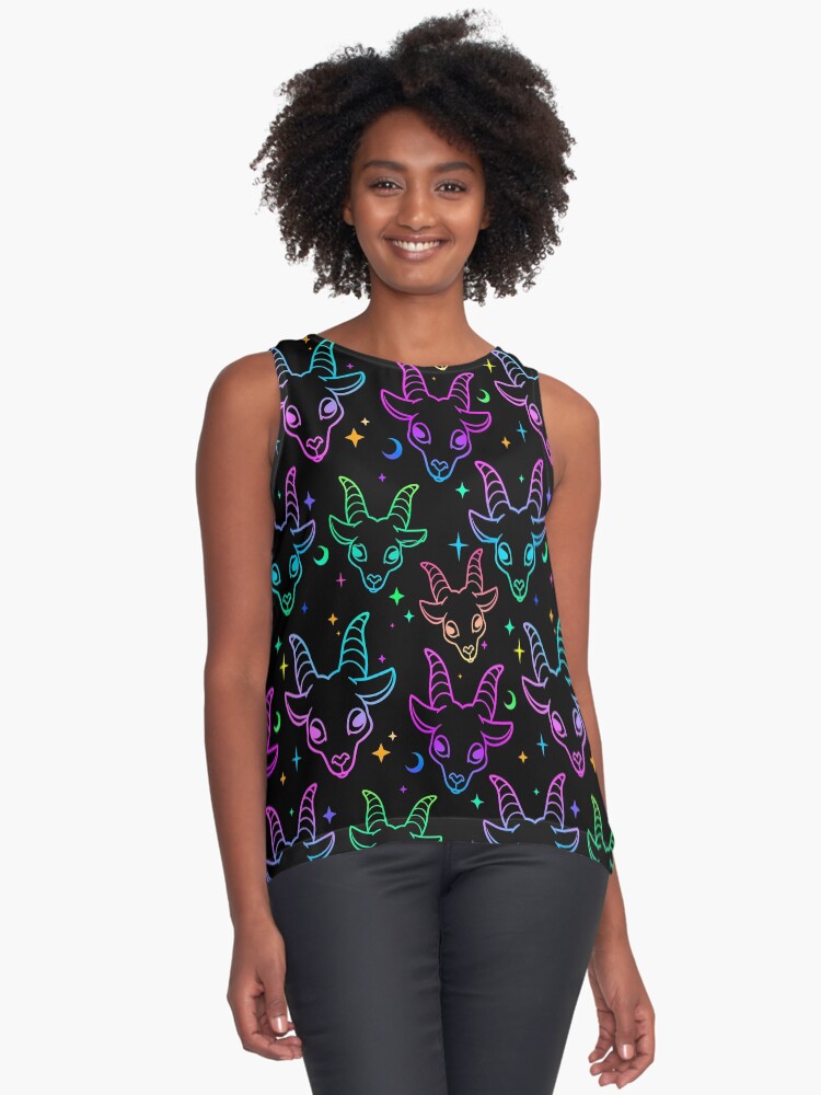 Imagen 1 de 6, Blusa sin mangas con la obra Little Baphomet / Pastel Goth / Kawaii Pastel / Creepy Cute / / Negro y rosa / Calaveras y murciélagos, diseñada y vendida por TheNakednun.