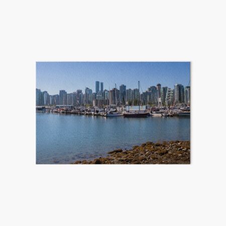 Artikel-Vorschau von Coal Harbour und die Skyline von Vancouver. bei Ebbe im Sommer vom Stanley Park, designt und verkauft von SnapTPhotograph.
