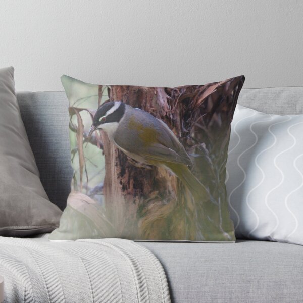 HONEYEATER ~ Strong-billed Honeyeater YsnndNu2 by David Irwin 221220 Throw Pillow