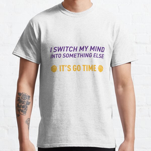 Je passe mon esprit à autre chose - C'est l'heure de partir ! (Violet et Jaune) T-shirt classique