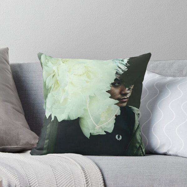 Artikelvorschau, Blumenjunge Seungri entworfen und verkauft von inigma designs.