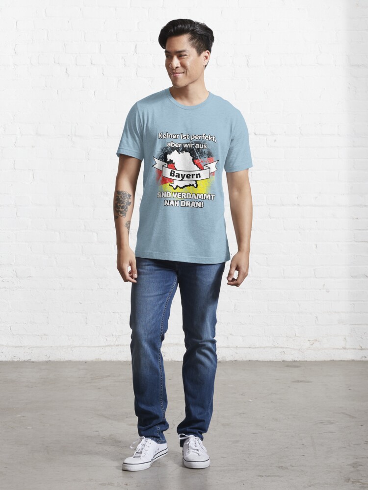 Thumbnail 5 von 7, Essential T-Shirt, Perfekt Bayern designt und verkauft von dynamitfrosch.
