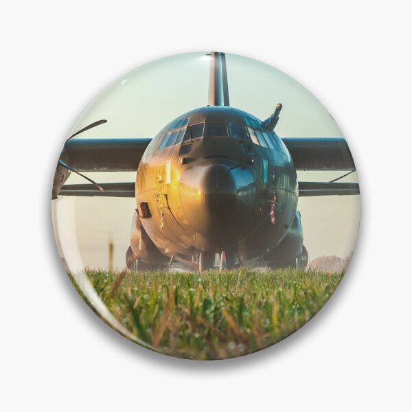 Artikelvorschau, Nebel Sonnenaufgang / Lockheed Martin C-130J Herkules / Kunstdruck / Foto / Luftfahrtfotografie / Luftfahrtfotografiedruck Poster entworfen und verkauft von 223Images.