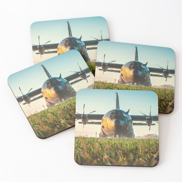 Artikelvorschau, Nebel Sonnenaufgang / Lockheed Martin C-130J Herkules / Kunstdruck / Foto / Luftfahrtfotografie / Luftfahrtfotografiedruck Poster entworfen und verkauft von 223Images.