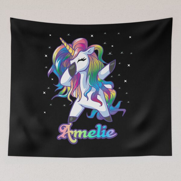 Aperçu de l'œuvre AMELIE Name Personalized Custom Rainbow Unicorn Dabbing créée et vendue par Heidi Designs.