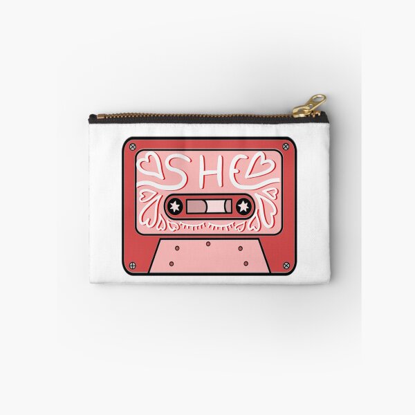 Aperçu de l'œuvre Cassette Harry Styles Elle créée et vendue par Weyheycallie.