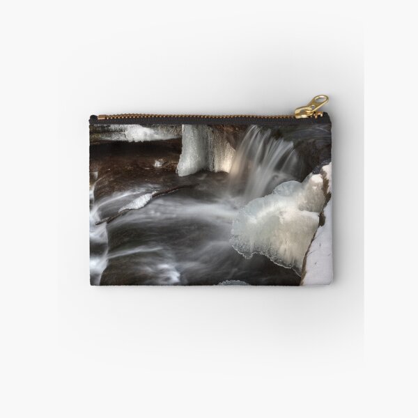 Aperçu de l'œuvre Fresh Cool Water créée et vendue par Adam Bykowski.
