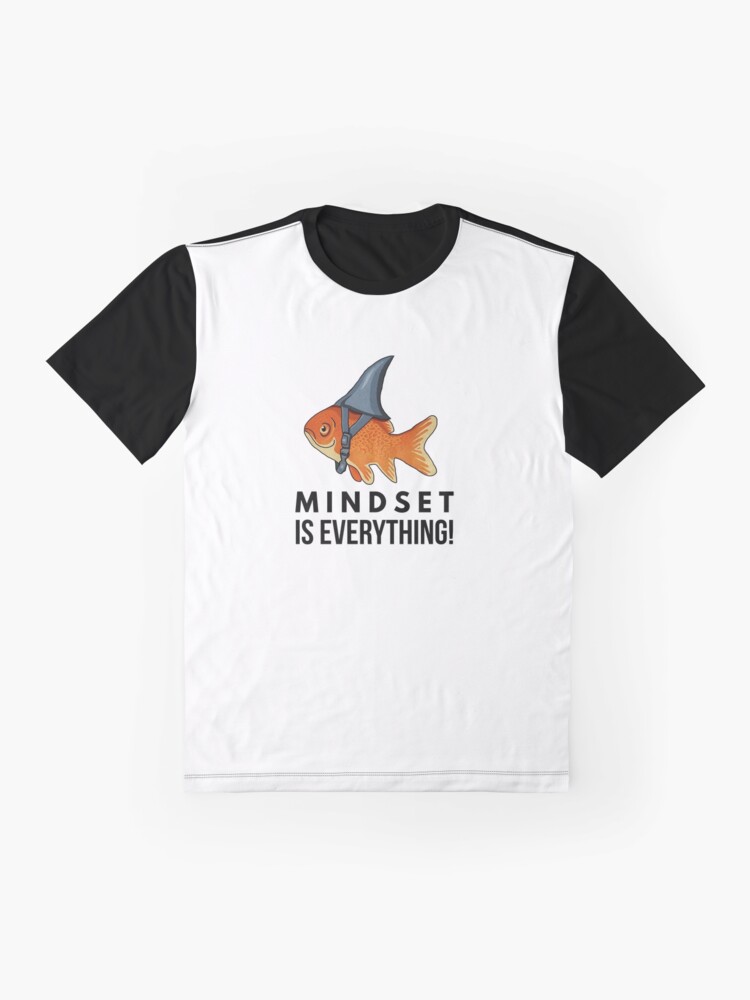 Imagen 4 de 5, Camiseta gráfica con la obra La mentalidad lo es todo Pez dorado Tiburón Divertido Motivacional Pez grande Motivacional, diseñada y vendida por dukito.
