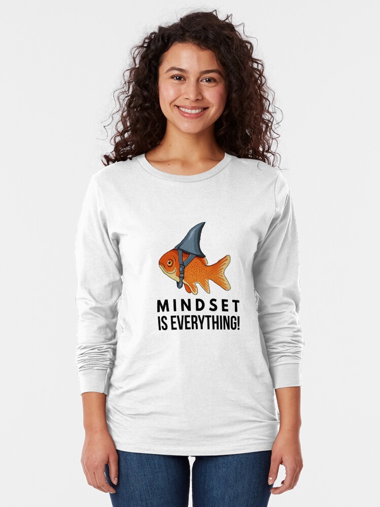 Imagen 2 de 5, Camiseta de manga larga con la obra La mentalidad lo es todo Pez dorado Tiburón Divertido Motivacional Pez grande Motivacional, diseñada y vendida por dukito.