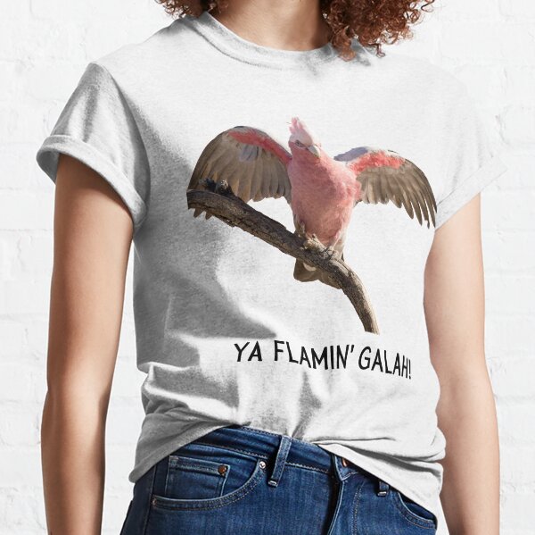 Aperçu de l'œuvre Ya flamin galah (Espèce de galah enflammé). Photographie de galah rose et gris et texte noir. créée et vendue par JellyBeenzz.