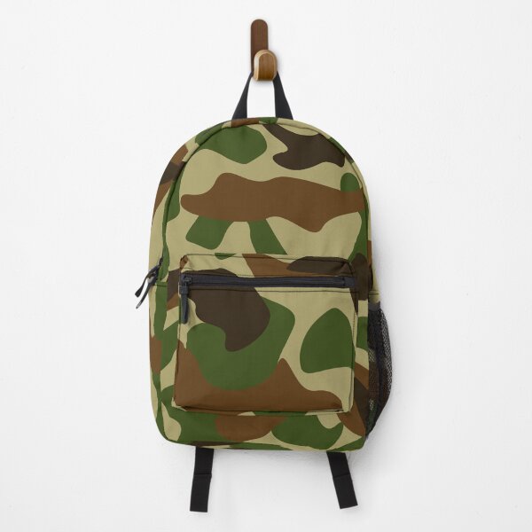 Aperçu de l'œuvre Military camouflage U.S. Woodland créée et vendue par SECRET STORE.