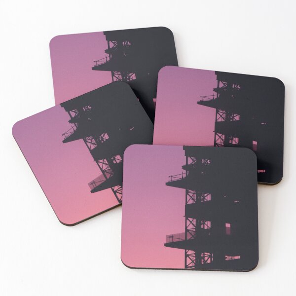 Artikelvorschau, Zwei Hochhausbalkon bei Sonnenuntergang in Pink entworfen und verkauft von Moreh.