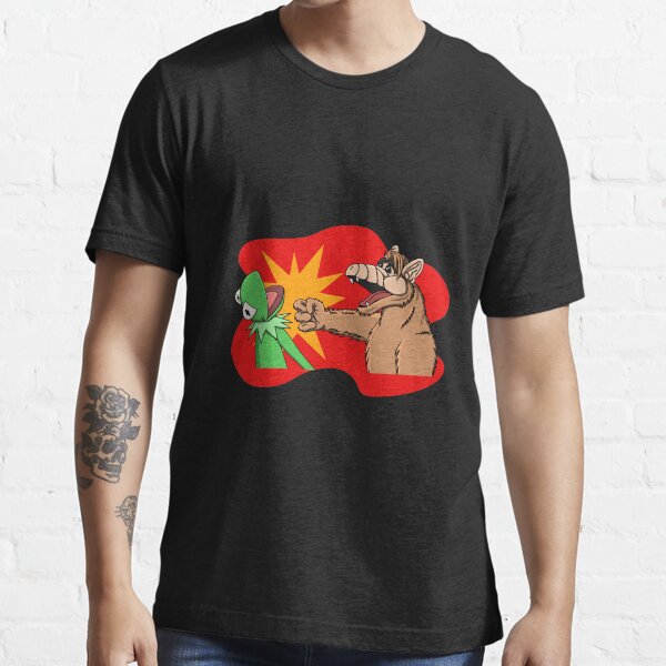 War of the puppets Essential T-Shirt