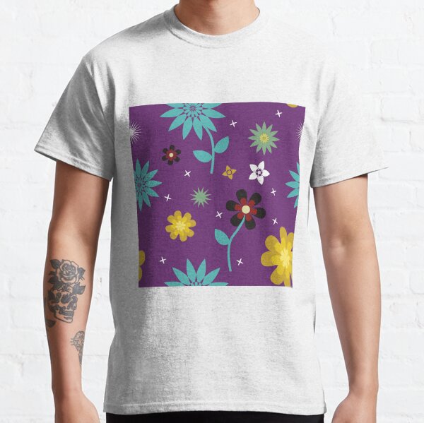 Floral pattern on purple background Classic T-Shirt