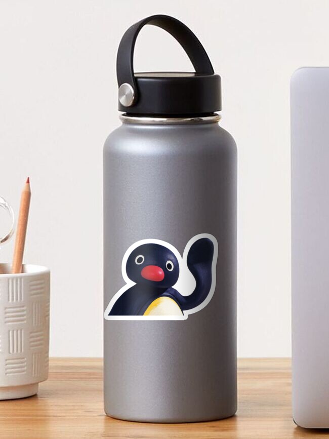 Imagen 1 de 3, Pegatina con la obra Pingu Mirón, diseñada y vendida por BukLauDesu.