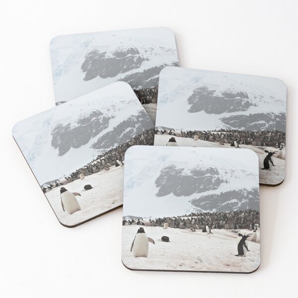 Artikelvorschau, Eselspinguine ~ "Penguinville, Curville Island, Antarktis" entworfen und verkauft von Robert Elliott.
