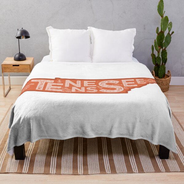 Artikelvorschau, Tennessee Map Typography Red entworfen und verkauft von HelloGentry.