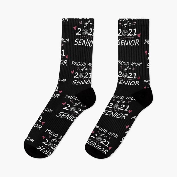 Aperçu de l'œuvre Fière maman d'un T-shirt classique senior 2021 Bonjour T-shirt essentiel du nouvel an 2021 créée et vendue par Achrafilla1.