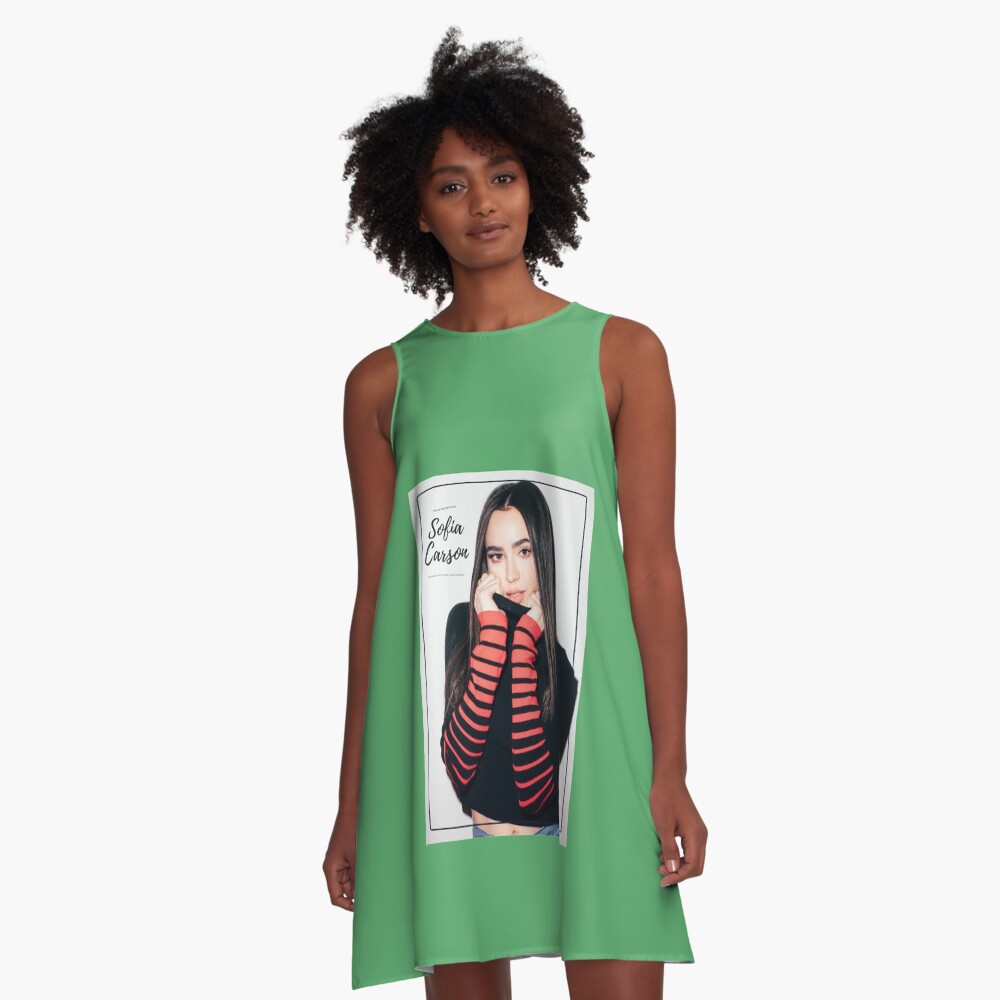 Vista previa del artículo con la obra «Vestido acampanado», diseñado y vendido por RikoOVAstore.