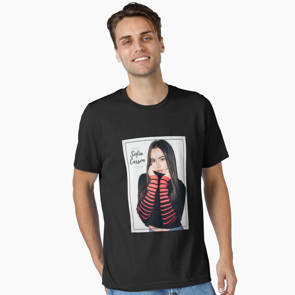 Vista previa del artículo con la obra «Camiseta esencial», diseñado y vendido por RikoOVAstore.