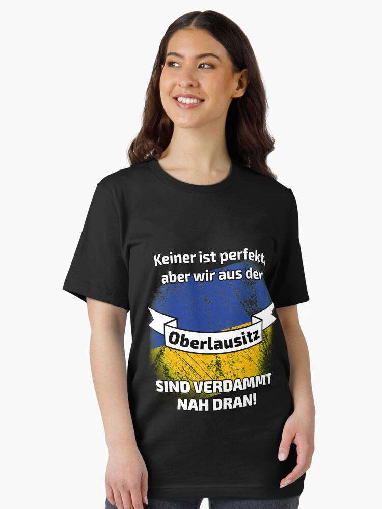 Thumbnail 2 von 7, Essential T-Shirt, Perfekte Oberlausitz designt und verkauft von dynamitfrosch.