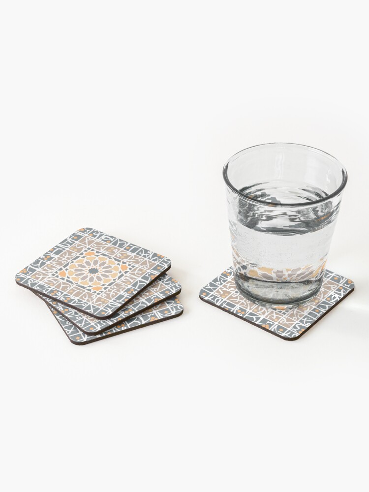 Aperçu 2 sur 5. Dessous de verre (lot de 4) avec l'œuvre Abstrait arabe no 4 créée et vendue par Yaminsohail.