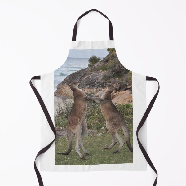 Artikelvorschau, Boxing kangaroos on the beach entworfen und verkauft von mappy1.