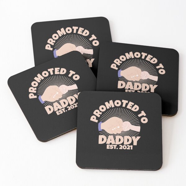 Item preview, Promovido a Daddy 2021 pronto para ser un regalo de abuelo, papá, bebé designed and sold by HeroTee.