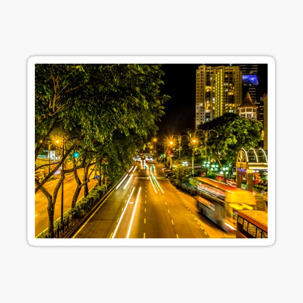 Artikel-Vorschau von Singapur Straße in der Nacht, designt und verkauft von Michael McGimpsey.