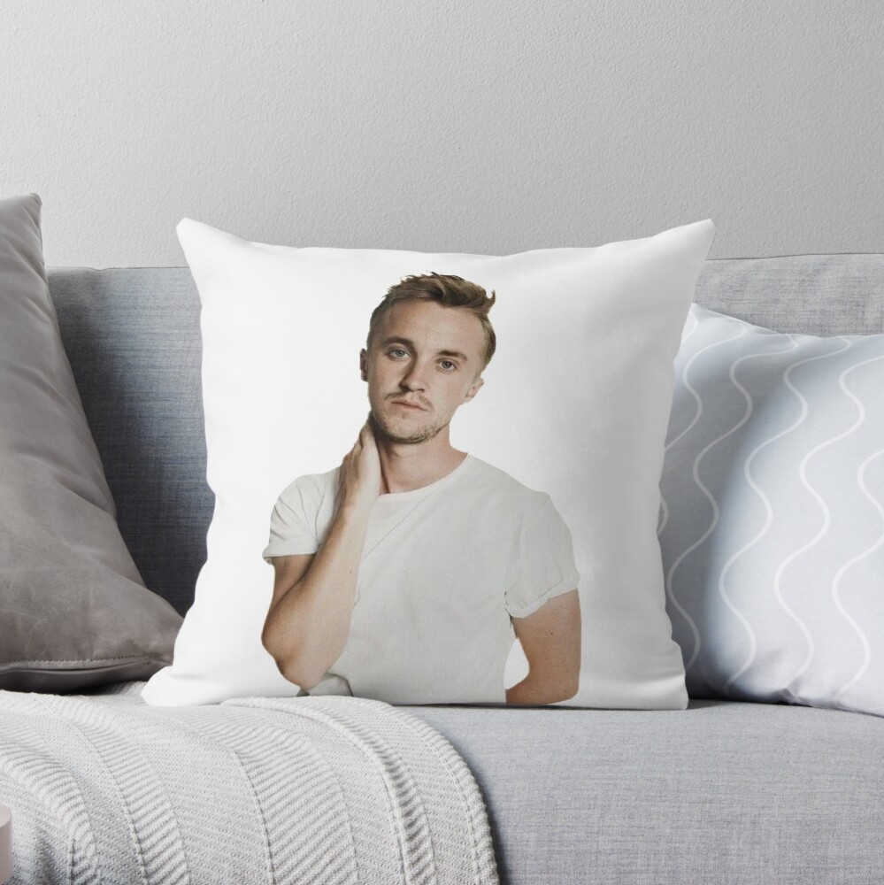 Marcus Mariota Throw Pillow for Sale by martav99