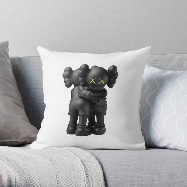 Hug friends Throw Pillow