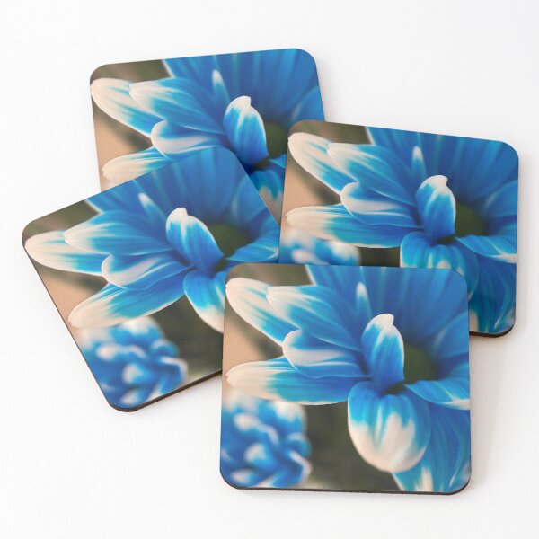 Artikelvorschau, Blaue Blume mit weißen Blütenblättern entworfen und verkauft von Sinemathk.