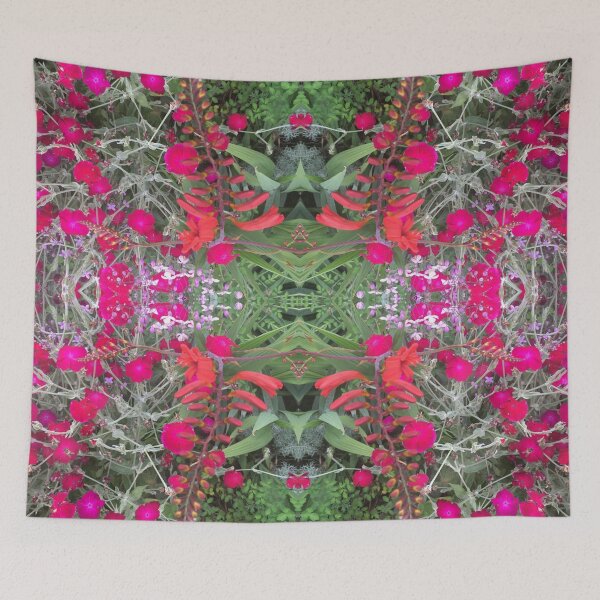 Aperçu de l'œuvre Botanique, Divine - Fusion florale rose, rouge et verte créée et vendue par RoseAromas.