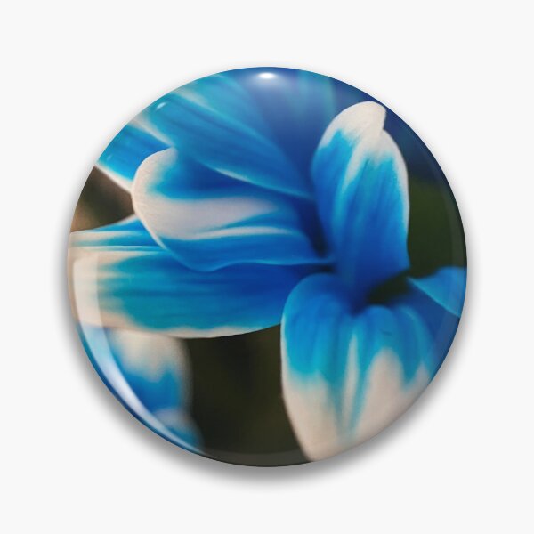 Item preview, Flor azul con pétalos de punta blanca designed and sold by Sinemathk.