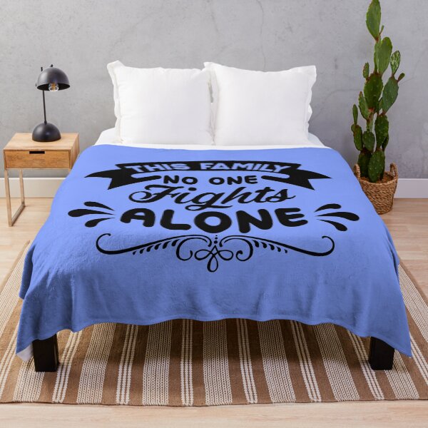 Aperçu de l'œuvre In This Family No One Fights Alone Te Shart - Cancer Awareness créée et vendue par FancyNation.