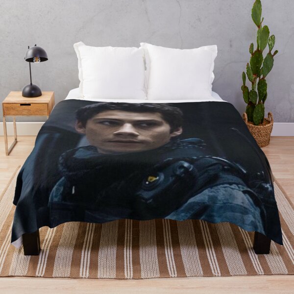 thomas - maze runner Throw Blanket