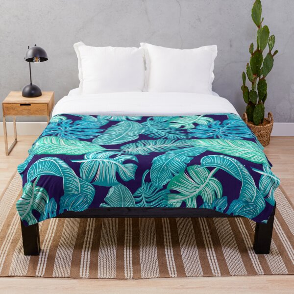 Aperçu de l'œuvre Motif de feuilles tropicales bleues créée et vendue par ForFunDesigns.