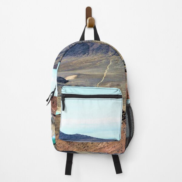 Item preview, Tongariro Crossing con terreno de arena y Emerald Lake Nueva Zelanda designed and sold by flyingracoon.