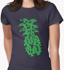 I'm not inclined to resign to maturity Women's Fitted T-Shirt