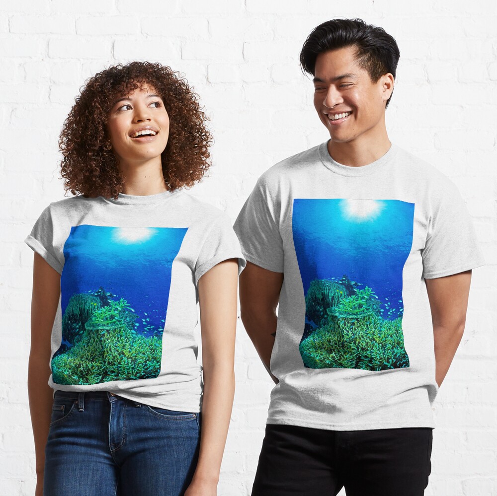 Coral reef scene Classic T-Shirt