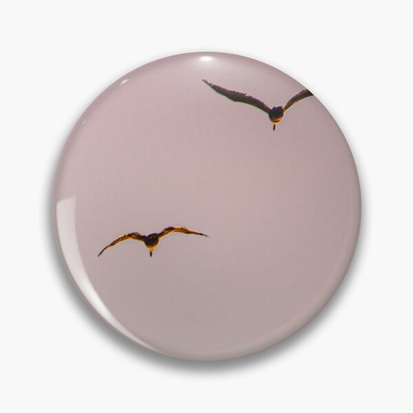 Artikelvorschau, Sonnenuntergang Glow Birds Flying entworfen und verkauft von Eyeswidenseek.