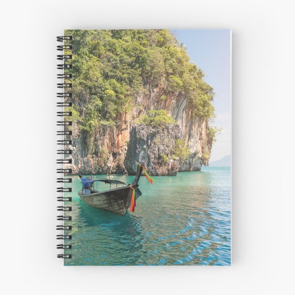 Aperçu de l'œuvre Beau paysage de montagne avec mer d'émeraude à Phuket créée et vendue par JTS STORE.