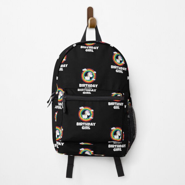 Artikelvorschau, Geburtstagskind Einhorn Regenbogenwolken entworfen und verkauft von Emerg-Apparel.