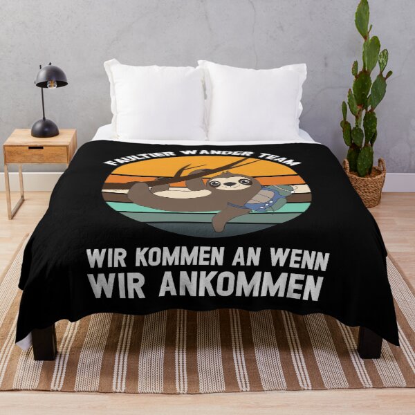 Artikelvorschau, Faultier Wander Team - Lustiges Sloth Wanderer Bergsteiger entworfen und verkauft von Lenny Stahl.