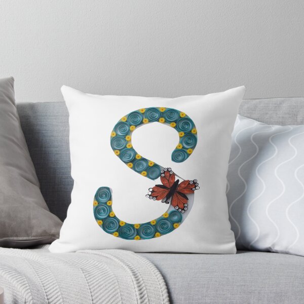 Aperçu de l'œuvre Papier Quilling S monogramme avec papillon créée et vendue par TruptisCraft.